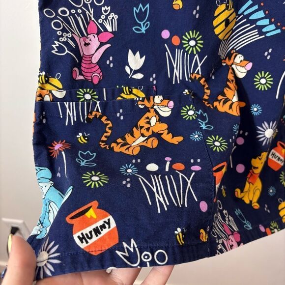 Disney, Winnie the Pooh, spring scrub top medium - Picture 4 of 12